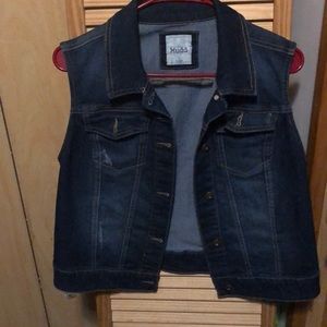 Sleeveless jean jacket